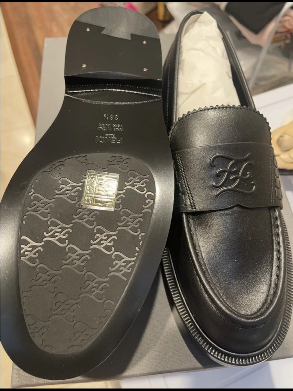 Fendi Black Leather Embossed Logo Penny Loafers 38.5 - Picture 2 of 2